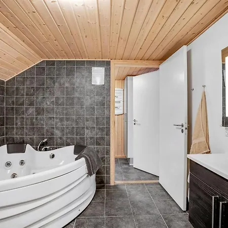 Annielle - 500m From The Sea By Interhome Rødby